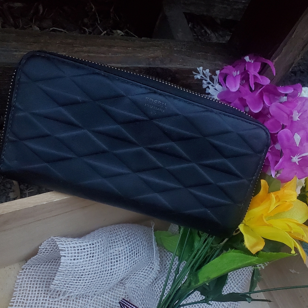 Fossil genuine Black leather wallet
